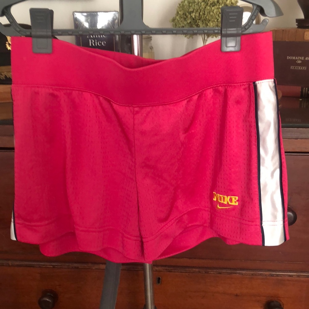 Nike shorts SZ M Hot Pink